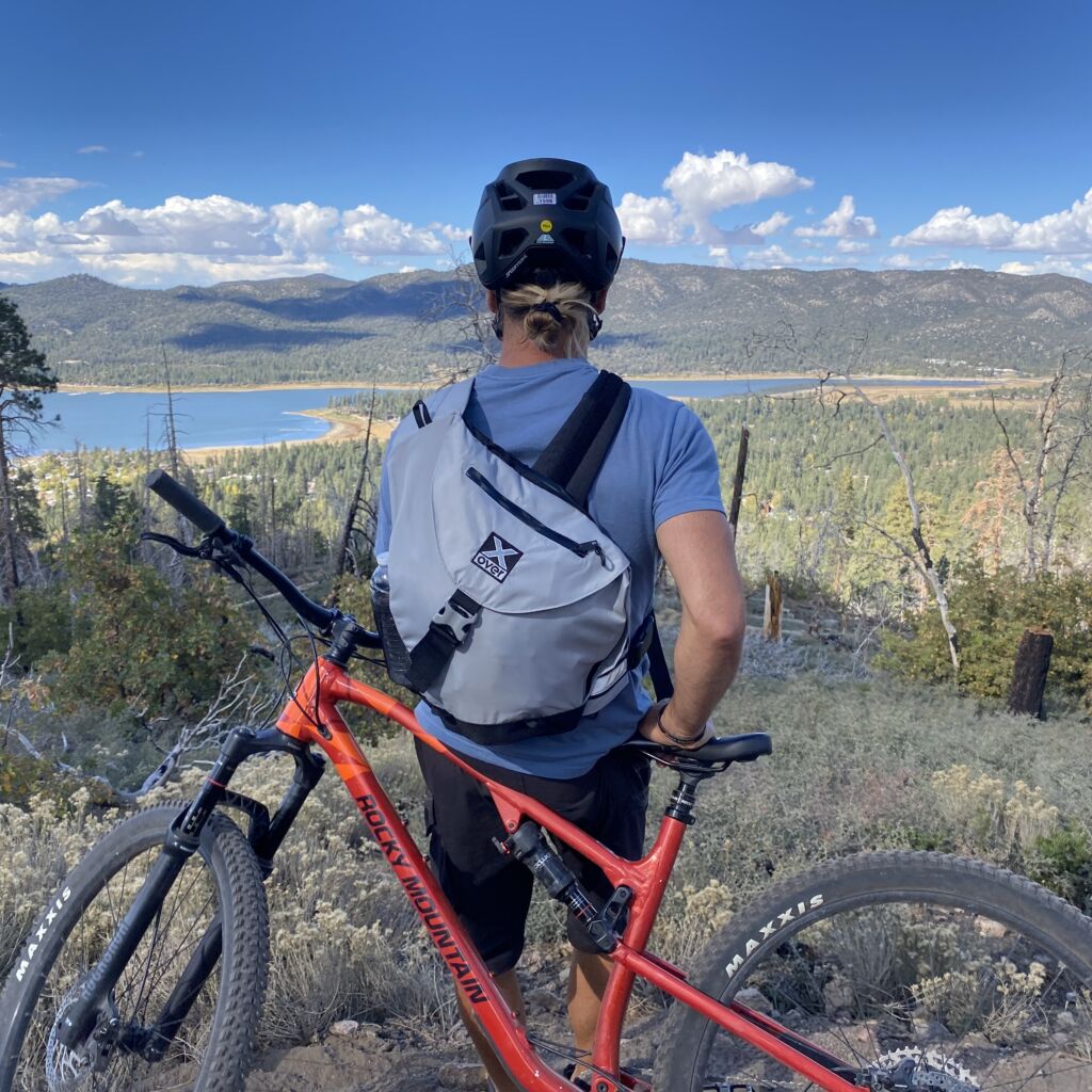 IMG_4200 Mountainbiker wearing X-over bag